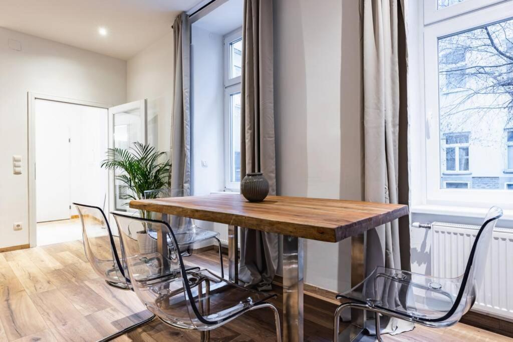Modern Apartment Next To Subway Station Wina Bagian luar foto